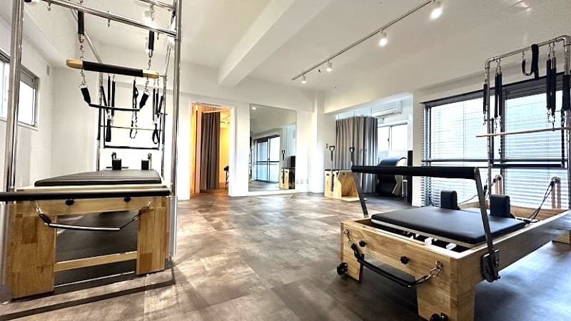 パーソナルジム I’s training&care/aiz pilates studio 原宿 ピラティス