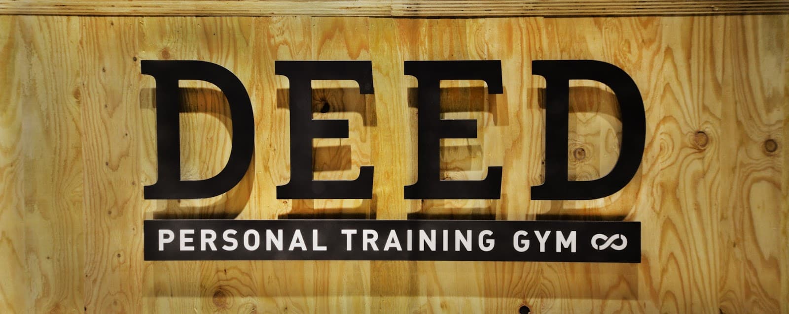 DEED ∞ 東 新宿 店