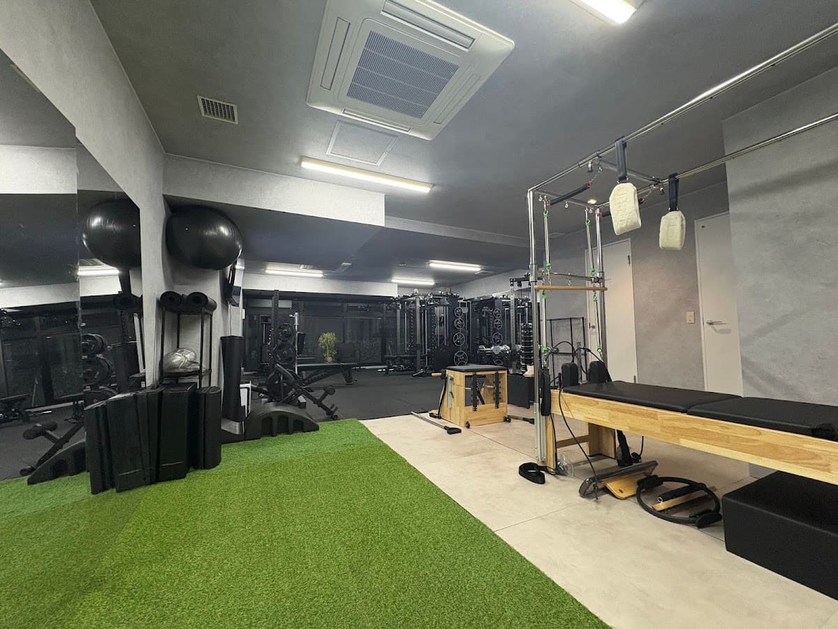ONE’s GYM 恵比寿(パーソナルジム×ピラティス)
